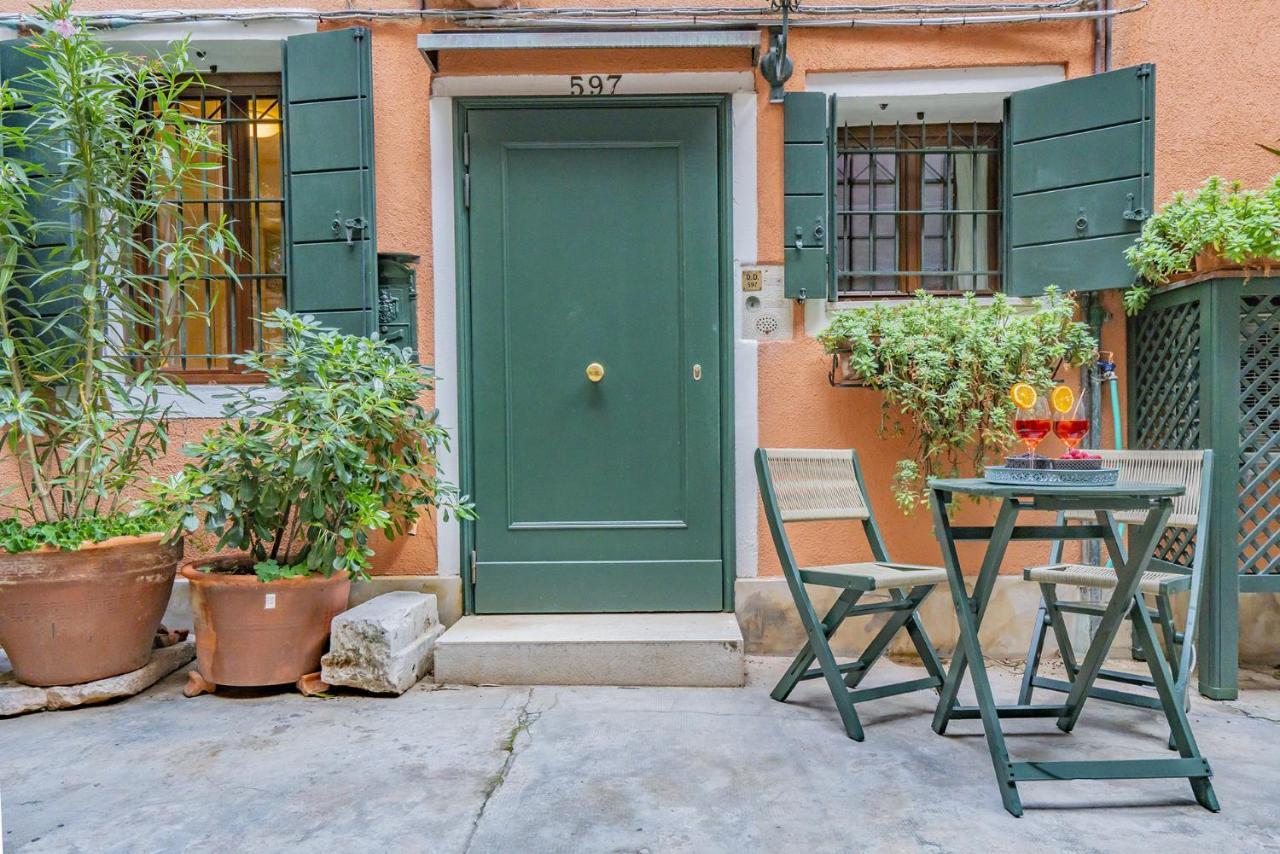 Lo Squero 1 The Secret Courtyard In Dorsoduro Venecia